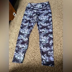 Fabletics Floral 7/8 leggings